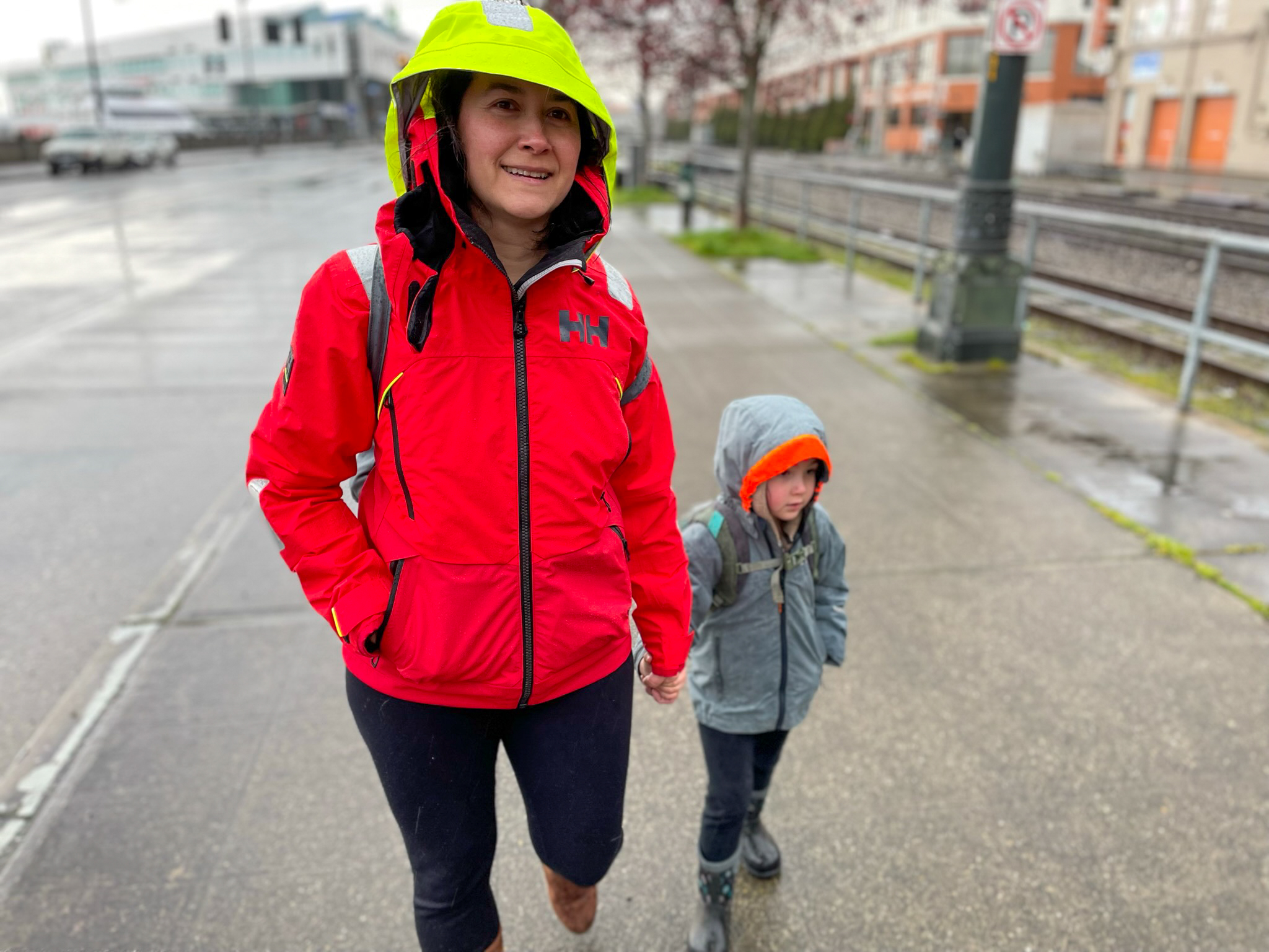 Sarah & Lillie on a Rainy Walk On Seattle Waterfront